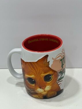Universal Singapore Puss In Boots 3D Molded Shrek Mug Bright Cat Big Eyes 2010